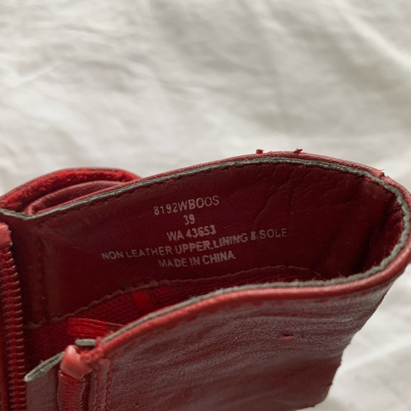 Vintage red leather ankle boots - Picture 3 of 3